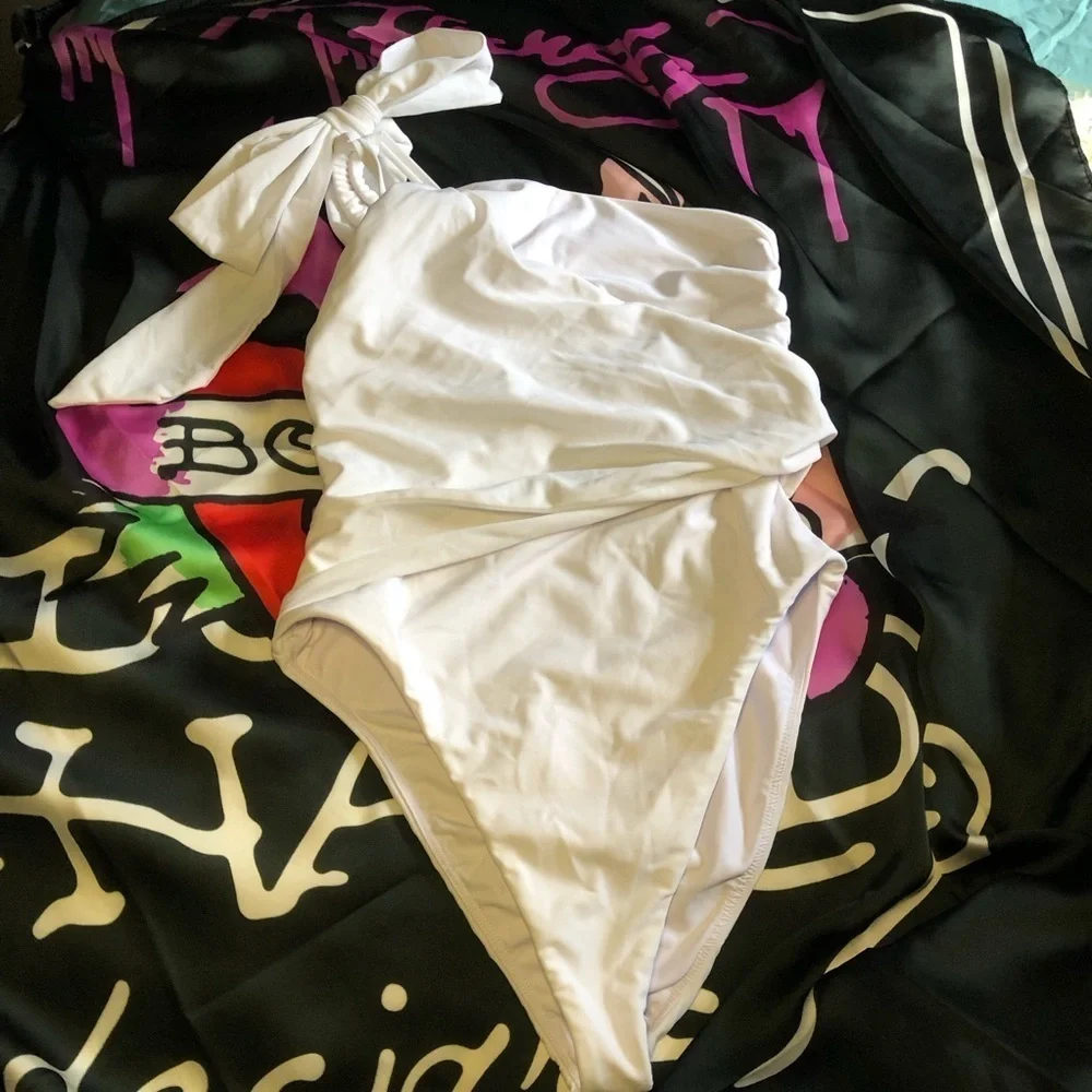 VENUS dive into